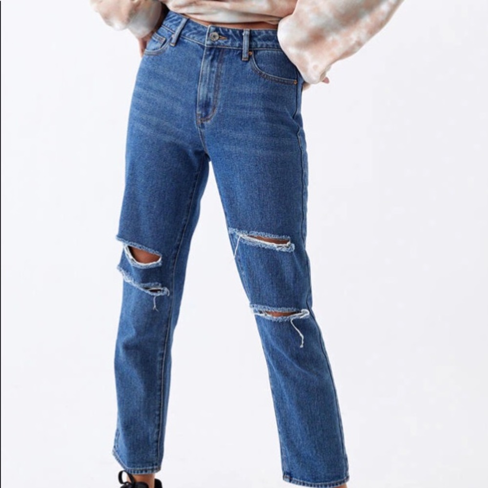 PacSun mom jeans in the color dark blue.